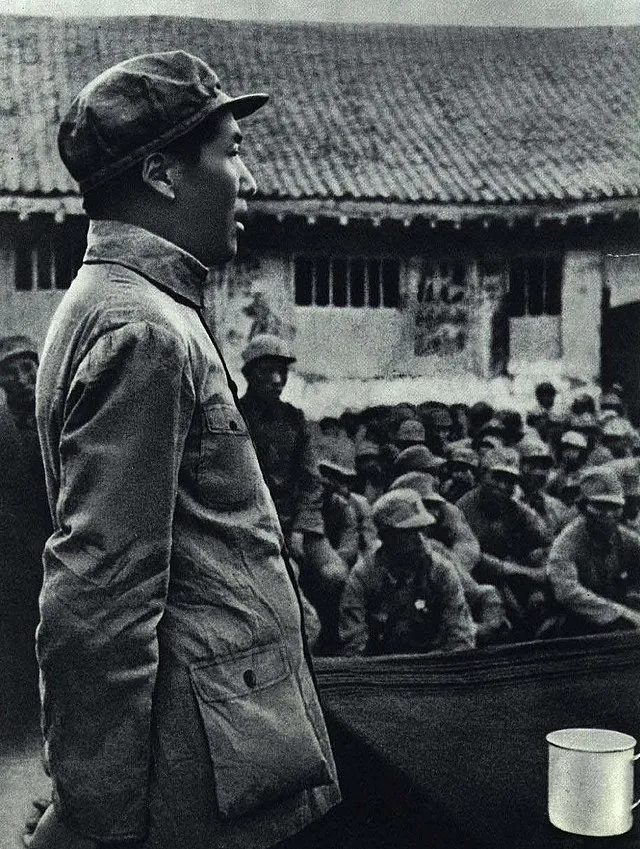 Mao unterrichtet an der Antijapanischen Universität, 1938