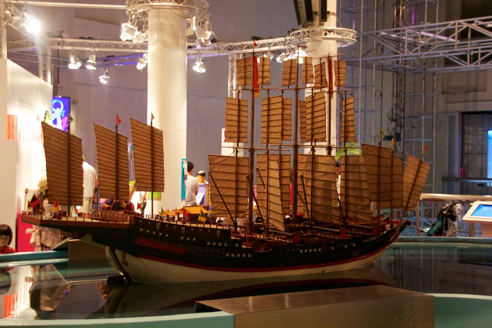 Modell eines Neunmasters der kaiserliche Flotte unter Admiral Zheng He.