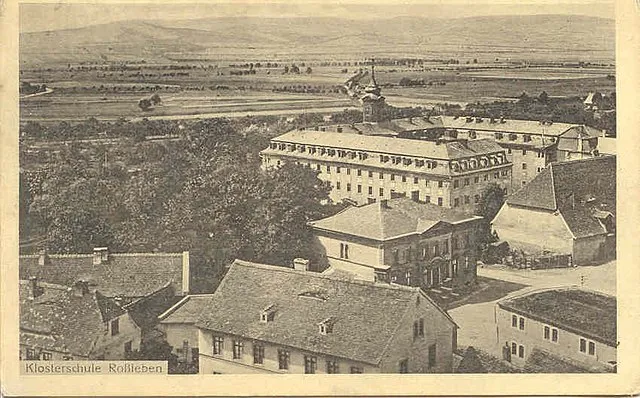 Klosterschule um 1900 vom Turm der St. Andreaskirche fotografiert – die Klosterkapelle ist noch nicht errichtet. Im Vordergrund das „Aqua“.