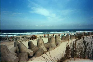 Betontetrapoden, hier in Hörnum auf Sylt, werden nicht mehr aufgebaut. Sie beschleunigten den Landverlust, anstatt ihn zu verlangsamen.