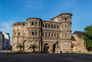 Porta Nigra in Trier Deutschland - Fotografiert von Thomas Wolf - 2021 - Wikimedia Commons