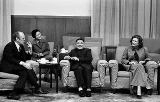 Deng Xiaoping und US-Präsident Gerald Ford am 3. Dezember 1975 in Peking