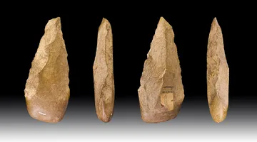 Faustkeil aus Hornstein, 26,8 × 12 × 5,5 cm, Acheuléen (ca. 500.000-300.000 Jahre), Naturhistorisches Museum Toulouse