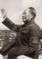 Am 18. August 1966 traf sich Mao Zedong zum ersten Mal mit Roten Garden auf dem Platz des Himmlischen Friedens.