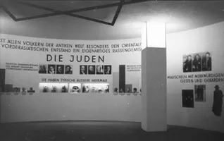 Die Ausstellung Der ewige Jude (1937/1938) gehört zur Vorgeschichte der Novemberpogrome 1938.
