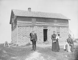 Eine deutsche Siedlerfamilie in den 1880er Jahren im Grenzland von Nebraska