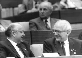 Michael Gorbatschow und Erich Honecker (1986)