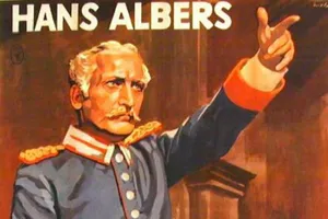 Propaganda und Inszenierung waren in der Kommunikation der NS-Diktatur wichtig. Neben diesen auffälligen Instrumenten der Medienpolitik trug aber auch eine eher unauffällige Sprachpolitik zur Weltsicht im Sinne des Regimes bei. Gegen eine vielstimmig