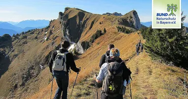 Home › Themen › Alpen › Tourismus Tourismus in den Alpen: Freizeitparadies Bayerische Bergwelt? Viele Millionen Touristen und Tagesausflügler besuchen jährlich die bayerischen Alpen. Doch nicht alle...