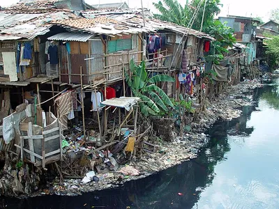 Jakarta_slumhome_2.jpg