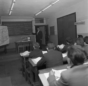 Schulung italienischer Gastarbeiter, die im Bergbau eingesetzt werden sollen (Duisburg, 1962)